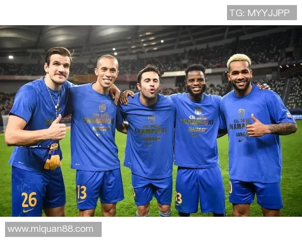 苏宁对阵钢巴日本球迷热情支持展现足球文化魅力